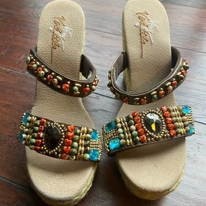 Very volatile brand wedges size 8